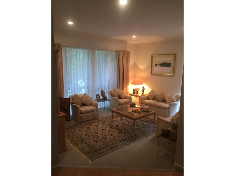 10 Martens Place, Brookfield QLD 4069