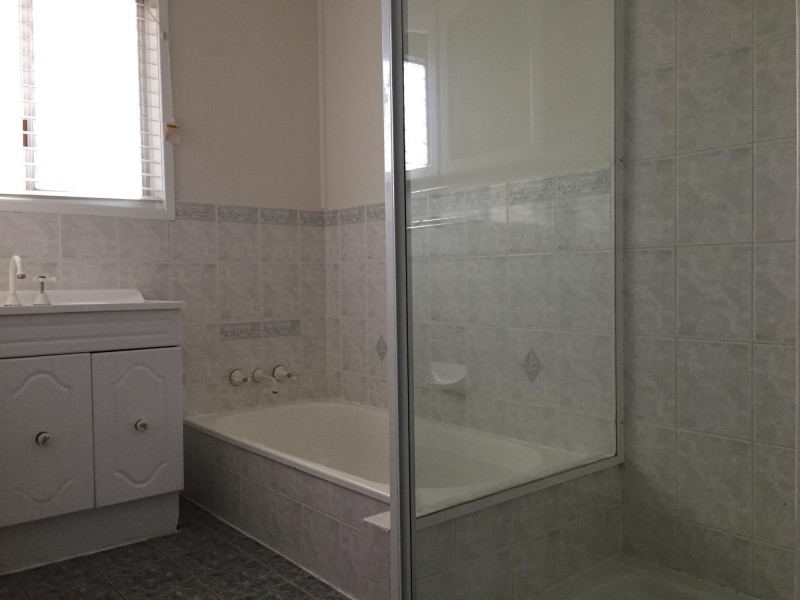 9 Portley Street, Bundamba QLD 4304