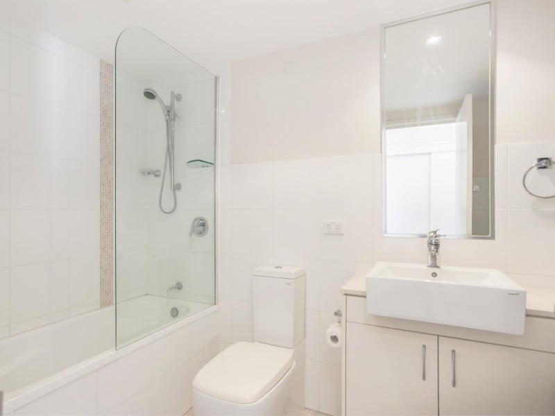 1104/1 West Street “Oaks Aspire Apart, Ipswich QLD 4305