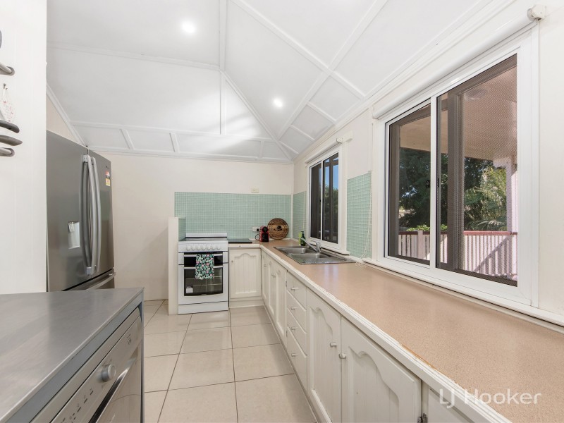 116 Robertson Road, Eastern Heights QLD 4305
