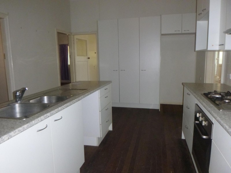 228 Warwick Road, Churchill QLD 4305