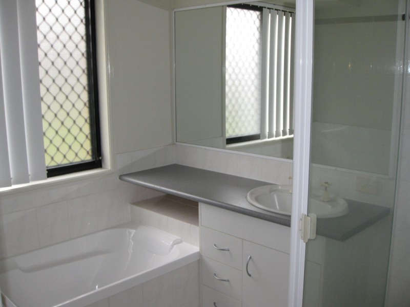 22 Kathleen Place, Yamanto QLD 4305