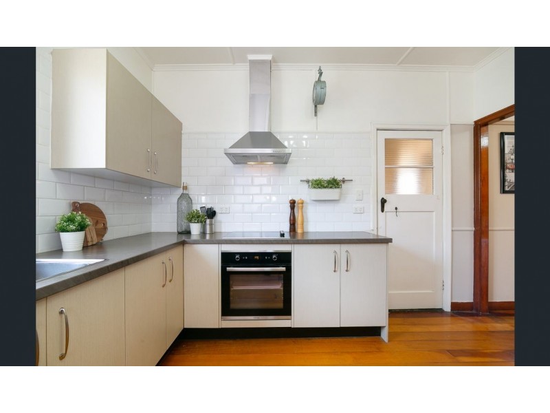 5 Kruger Street, Booval QLD 4304