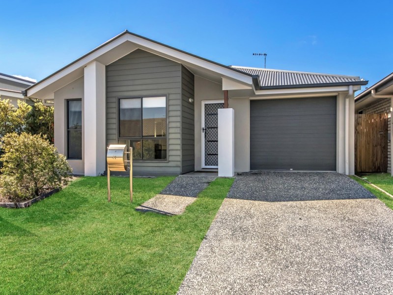 41 Freedom Crescent, South Ripley QLD 4306
