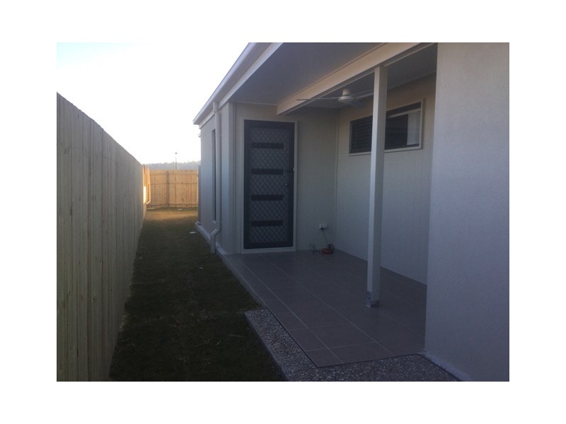 2/42 Br Ted Magee Drive, Collingwood Park QLD 4301