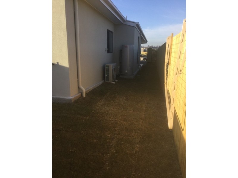 2/42 Br Ted Magee Drive, Collingwood Park QLD 4301