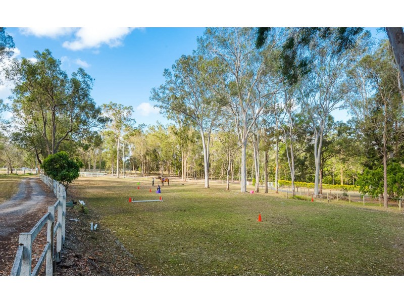 33 Lather Road, Bellbowrie QLD 4070
