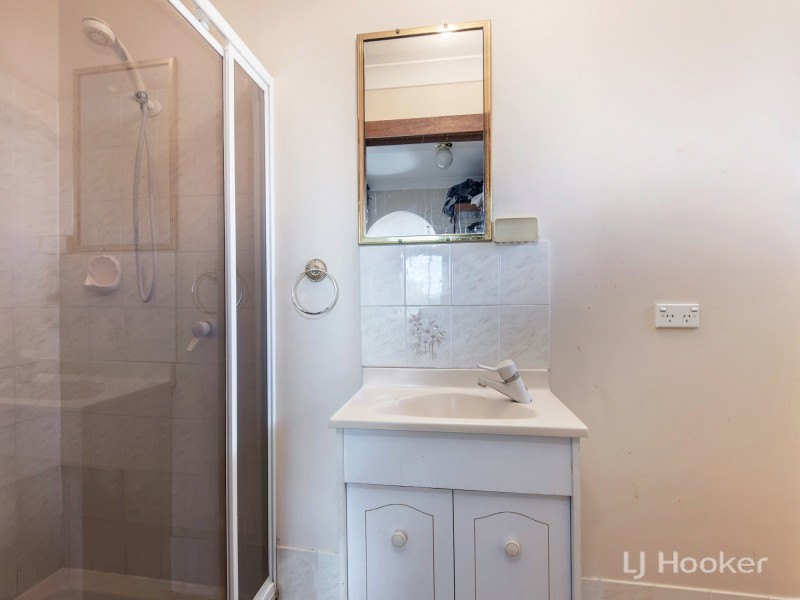 60 Caledonian Road, Thagoona QLD 4306