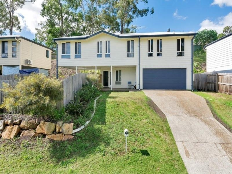 90 High Street, Blackstone QLD 4304
