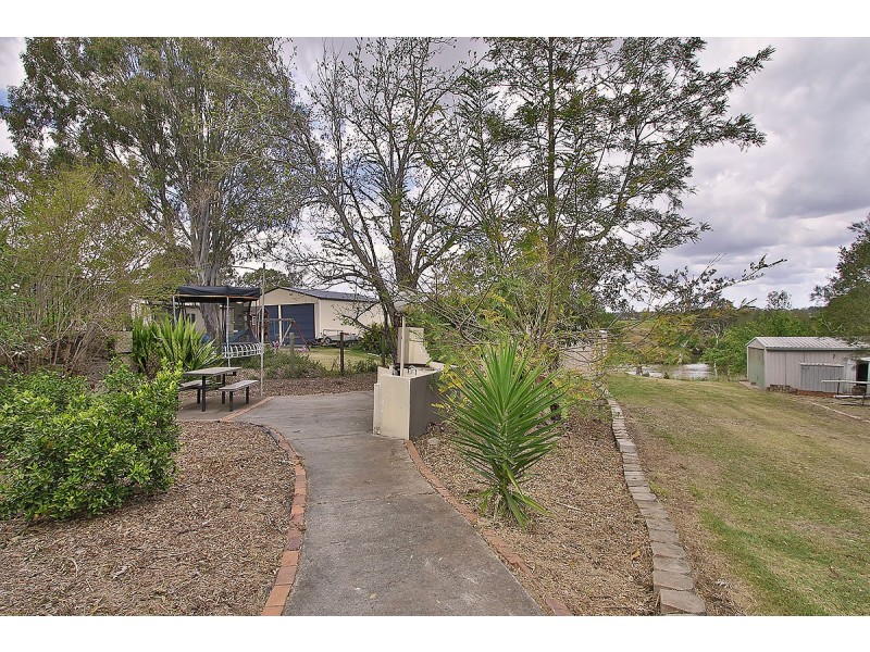 113 Riverside Avenue, Barellan Point QLD 4306