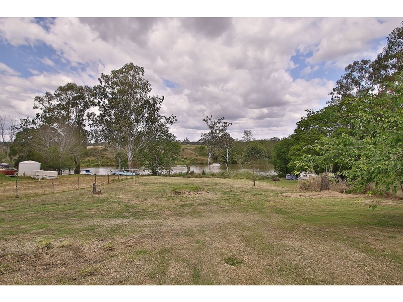 113 Riverside Avenue, Barellan Point QLD 4306