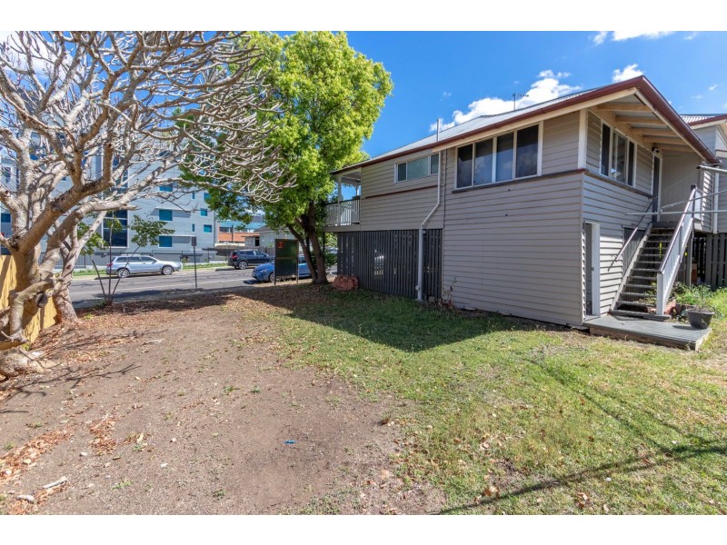 50 Thorn Street, Ipswich QLD 4305