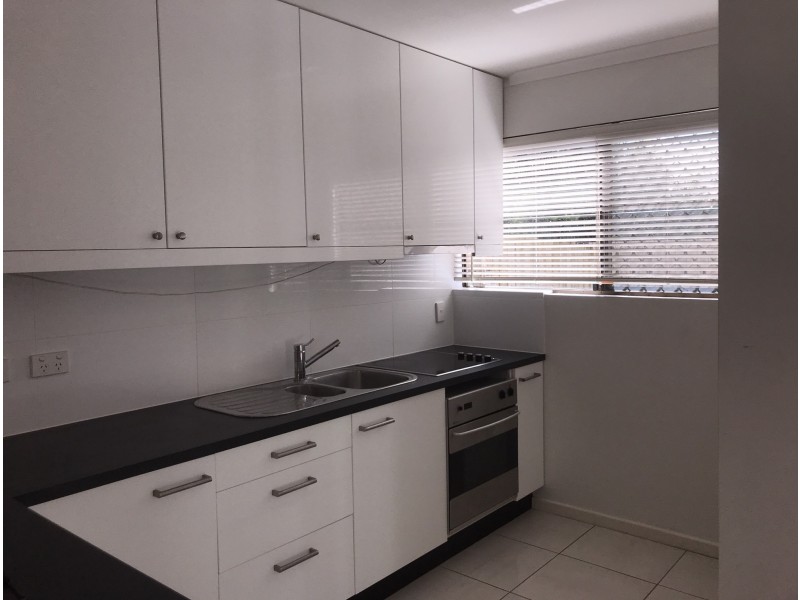 1/60 Railway Street, Booval QLD 4304