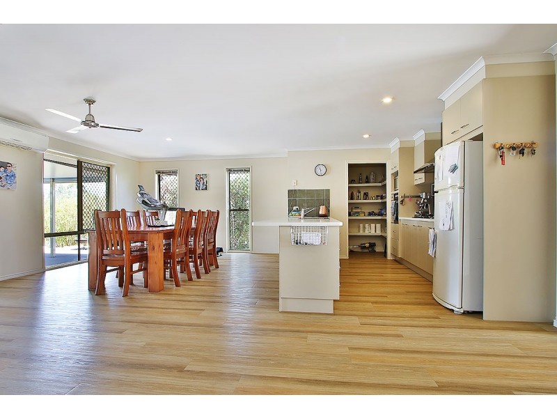 24 Pat Slattery Place, Lowood QLD 4311