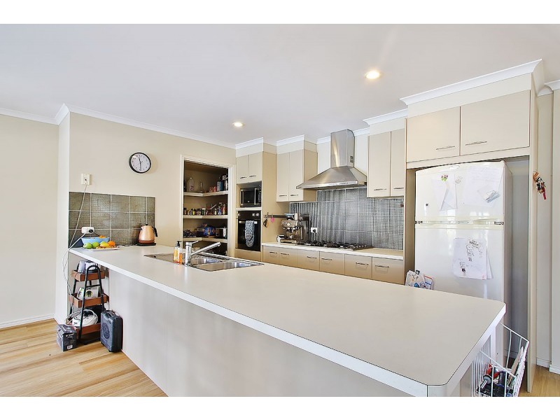 24 Pat Slattery Place, Lowood QLD 4311