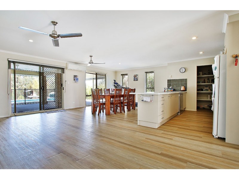 24 Pat Slattery Place, Lowood QLD 4311