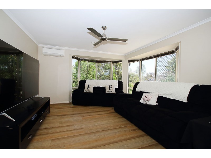 24 Pat Slattery Place, Lowood QLD 4311