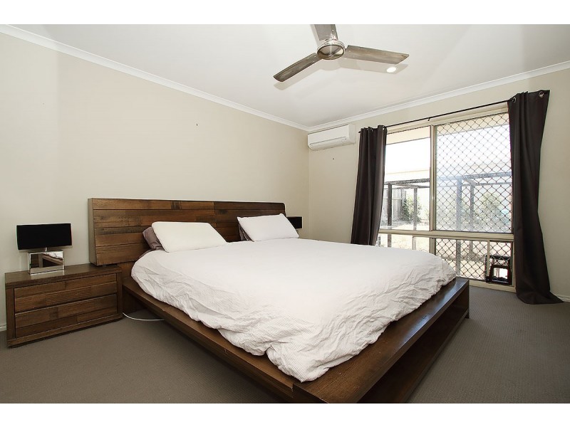24 Pat Slattery Place, Lowood QLD 4311