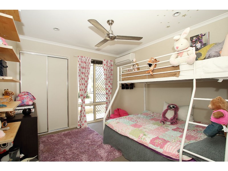 24 Pat Slattery Place, Lowood QLD 4311