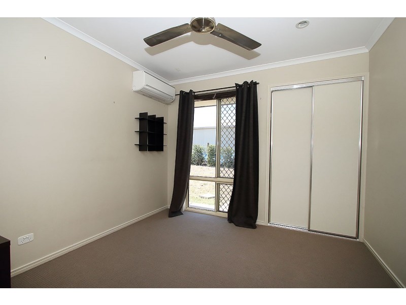 24 Pat Slattery Place, Lowood QLD 4311