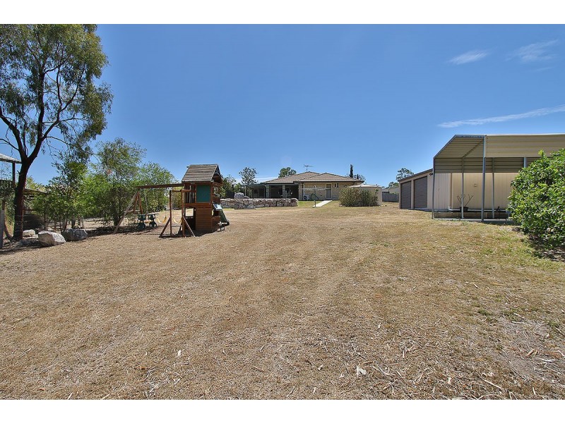 24 Pat Slattery Place, Lowood QLD 4311