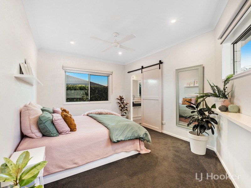 16 Splendid Drive, South Ripley QLD 4306