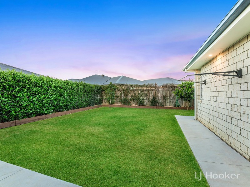 16 Splendid Drive, South Ripley QLD 4306