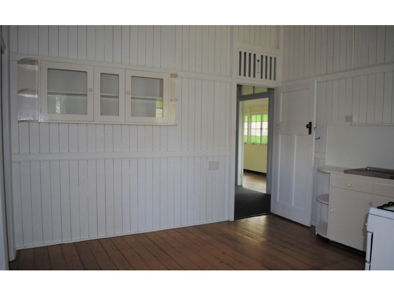 16 Montauban Street, Newtown QLD 4305