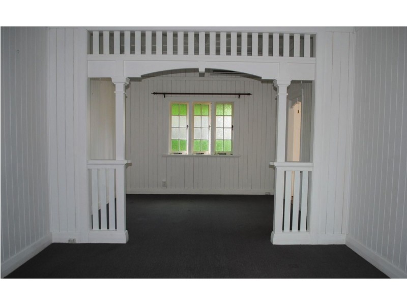 16 Montauban Street, Newtown QLD 4305