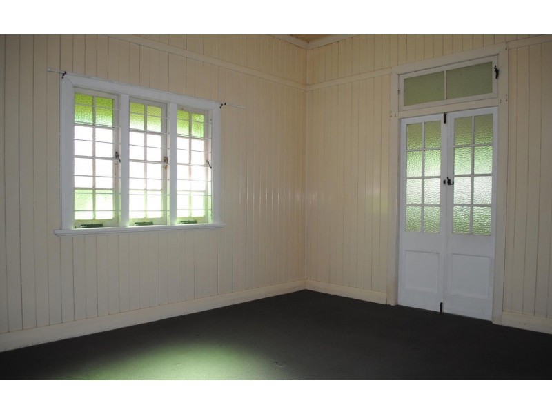 16 Montauban Street, Newtown QLD 4305