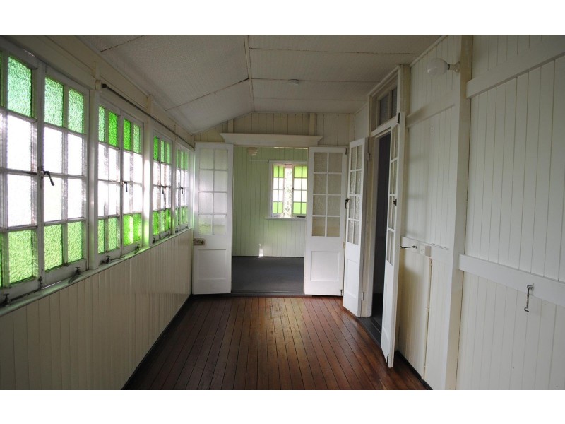 16 Montauban Street, Newtown QLD 4305