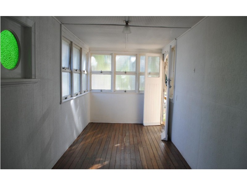 16 Montauban Street, Newtown QLD 4305