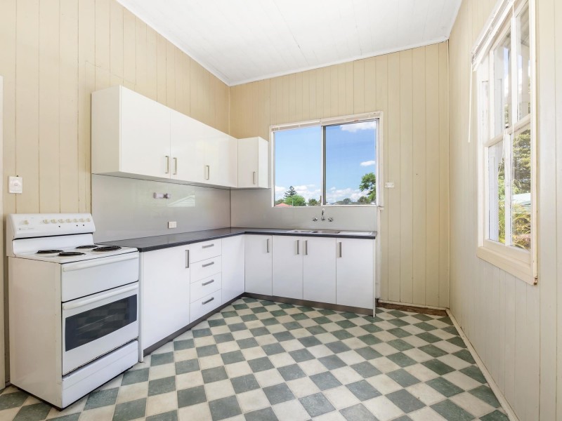 68 Cole St, Silkstone QLD 4304