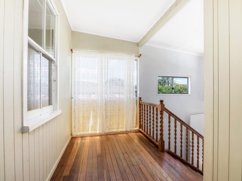 68 Cole St, Silkstone QLD 4304