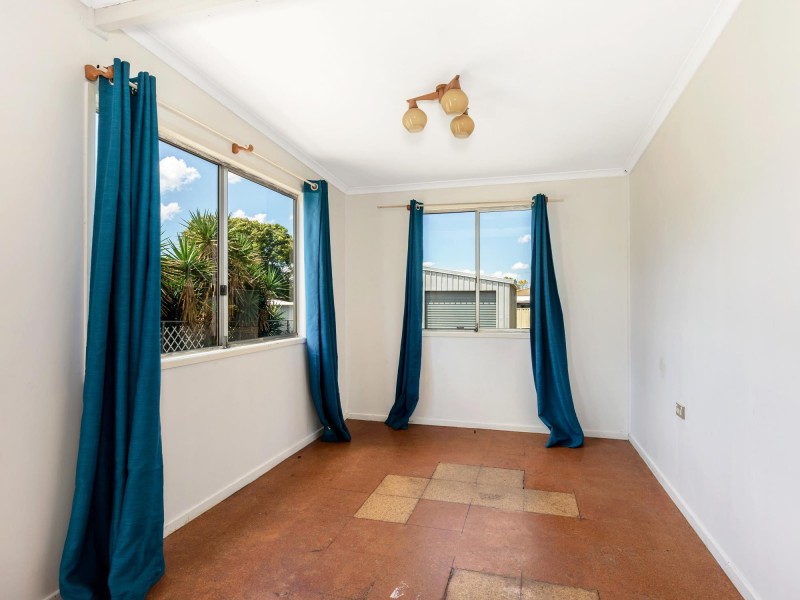 68 Cole St, Silkstone QLD 4304