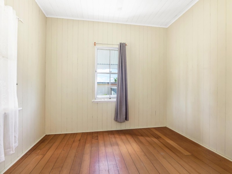 68 Cole St, Silkstone QLD 4304