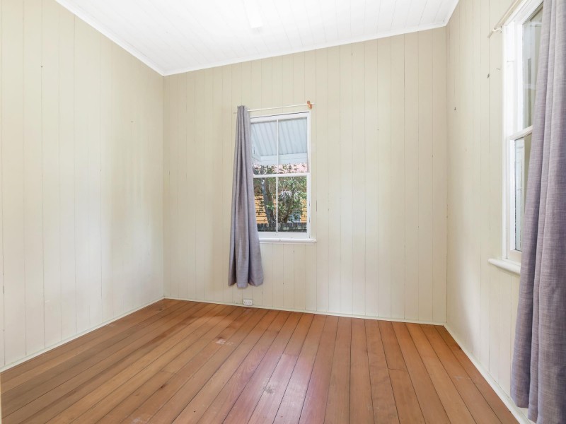 68 Cole St, Silkstone QLD 4304