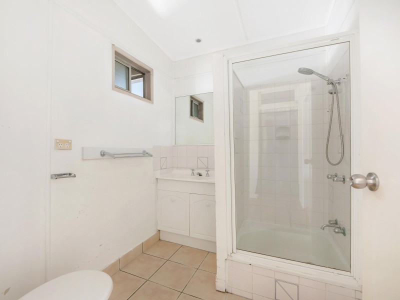 68 Cole St, Silkstone QLD 4304