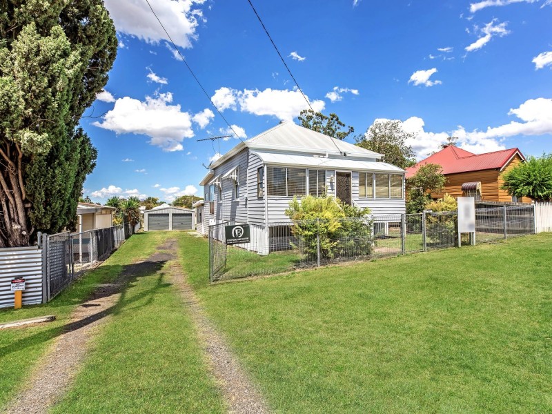 68 Cole St, Silkstone QLD 4304