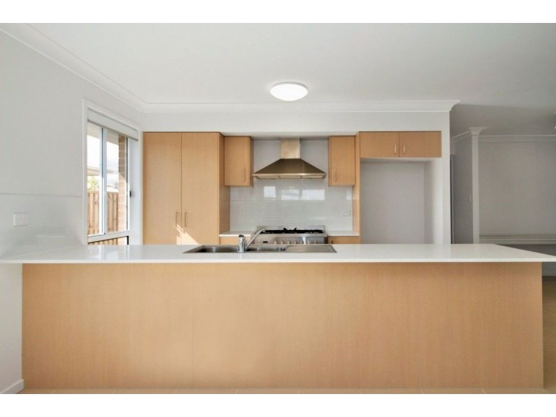 3 John Street, Walloon QLD 4306