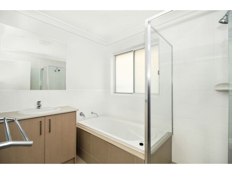 3 John Street, Walloon QLD 4306