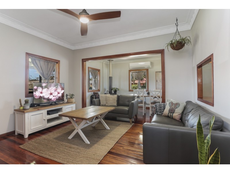 8 MACAULAY STREET, Fernvale QLD 4306