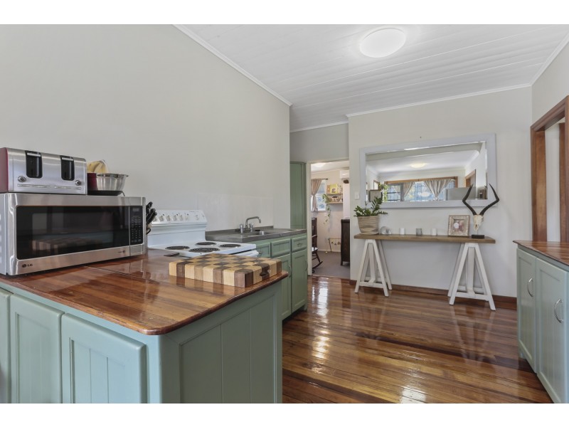 8 MACAULAY STREET, Fernvale QLD 4306