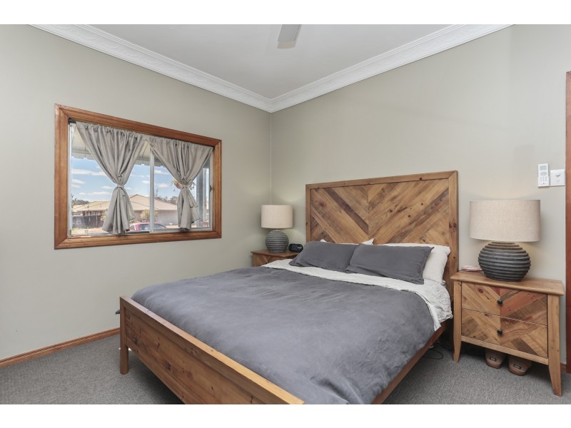 8 MACAULAY STREET, Fernvale QLD 4306