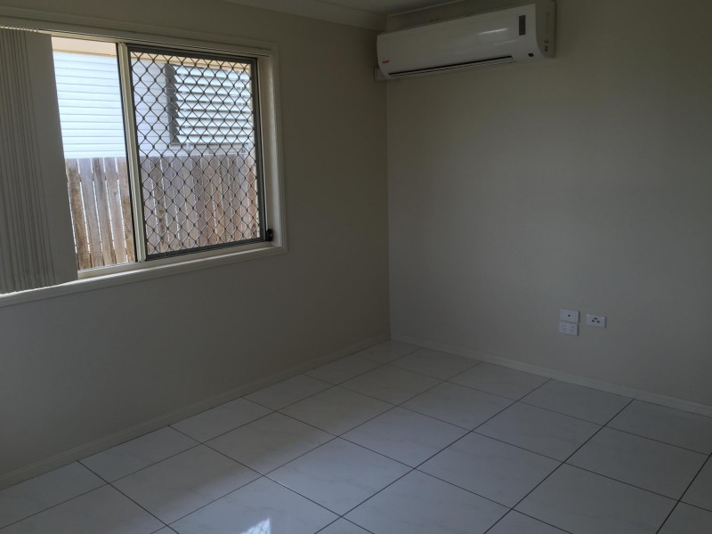 2/11 Galah Street, Churchill QLD 4305