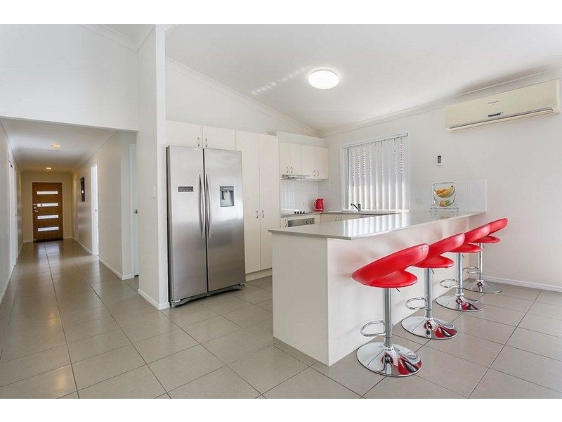 73 Dornoch Crescent, Raceview QLD 4305