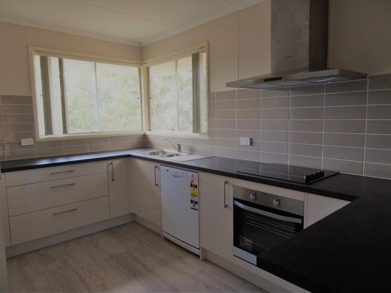 73 Kilkivan Avenue, Kenmore QLD 4069