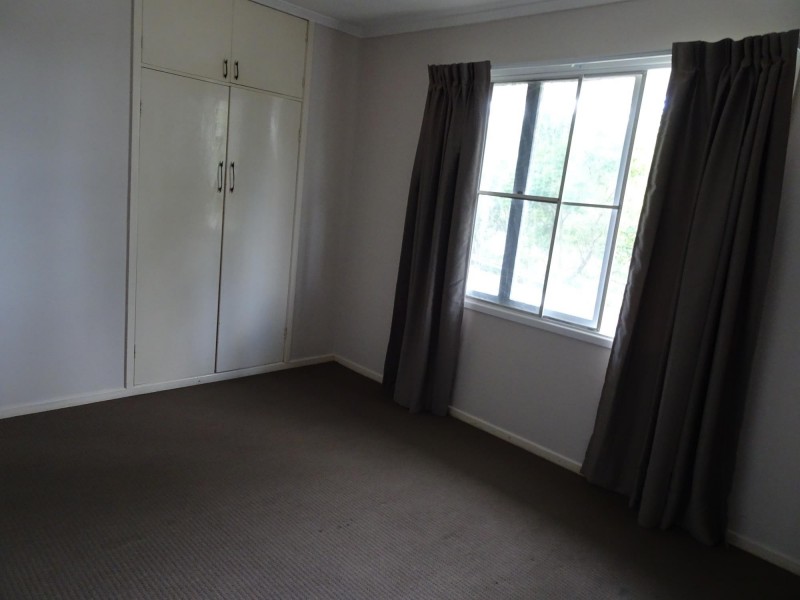 73 Kilkivan Avenue, Kenmore QLD 4069