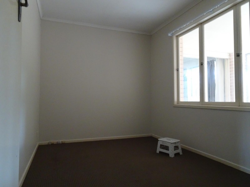 73 Kilkivan Avenue, Kenmore QLD 4069