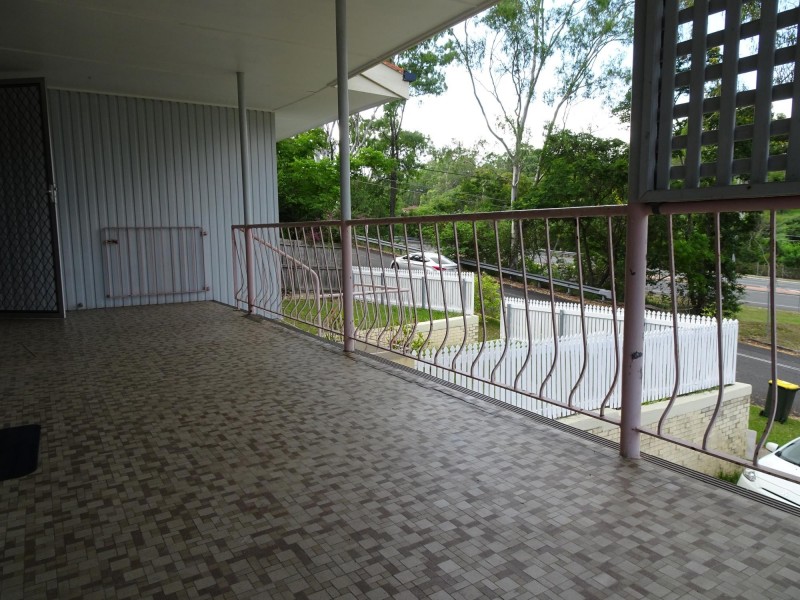 73 Kilkivan Avenue, Kenmore QLD 4069